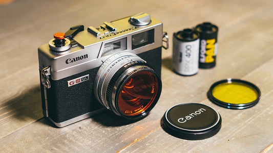 撮ってもすぐに確認できない35mmフィルムカメラって何?